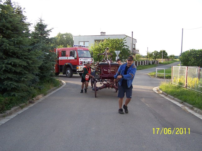 oprava konské stříkačky 2011 015