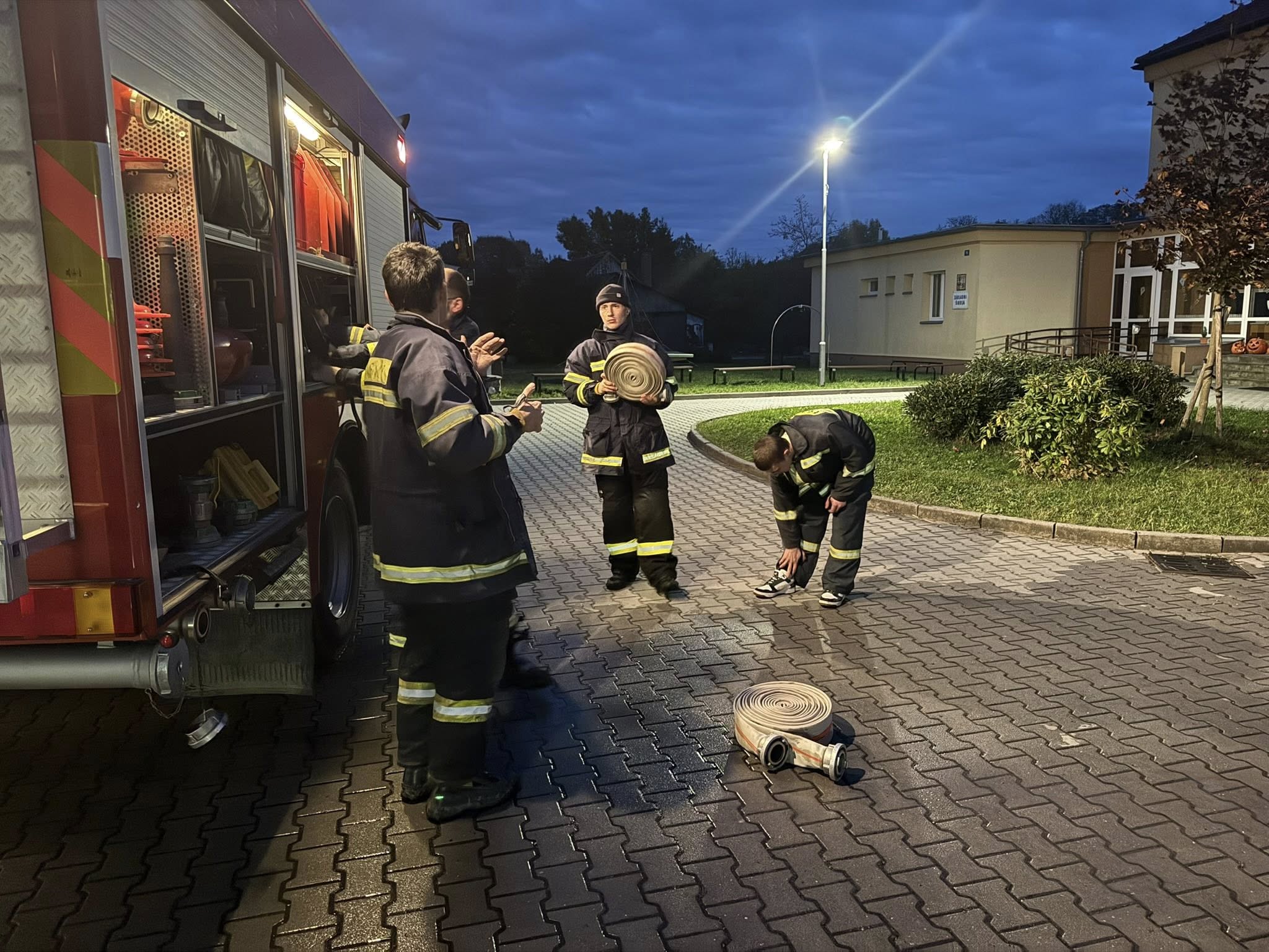 568186243_1236038608550676_1564717446568944628_n